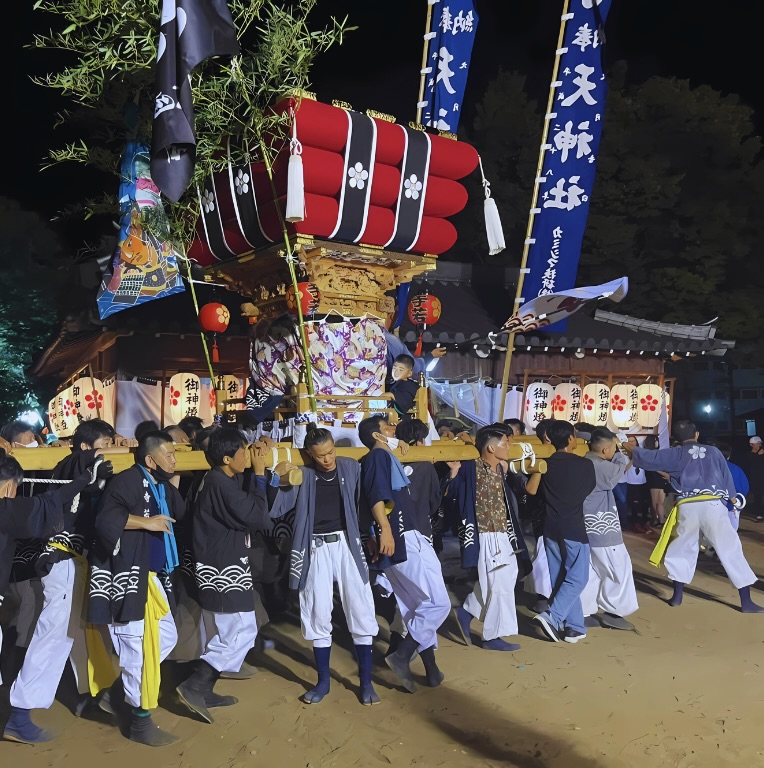 宮入りの様子